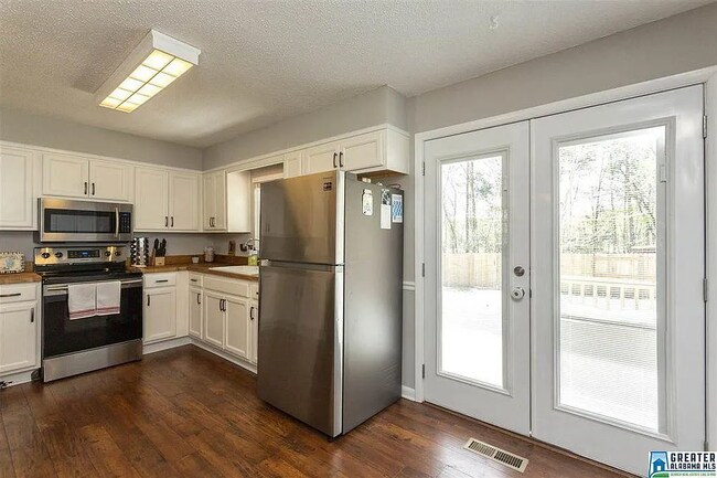 Building Photo - 707 Truss Ferry Rd