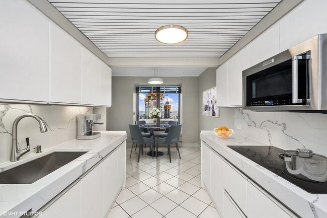 Building Photo - 161 E Chicago Ave