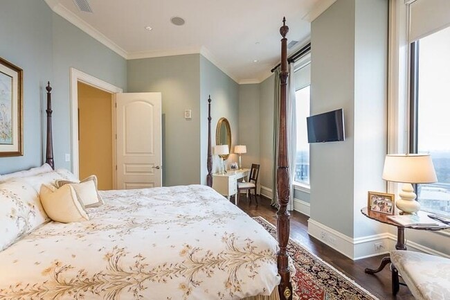 Building Photo - 3376 Peachtree Rd NE