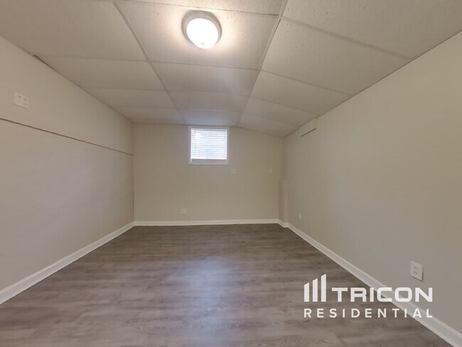Building Photo - 170 Belle Ln