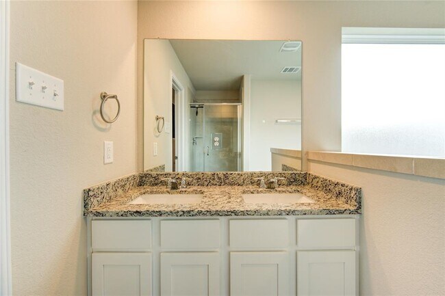 Building Photo - 2404 Shellcracker Dr