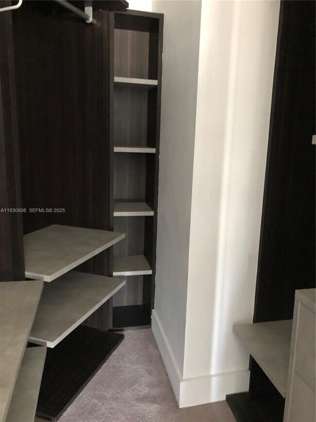 Building Photo - 121 NE 34th St