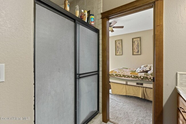 Building Photo - Gated Black Bay Community condo 3 bed 2.5 bath
