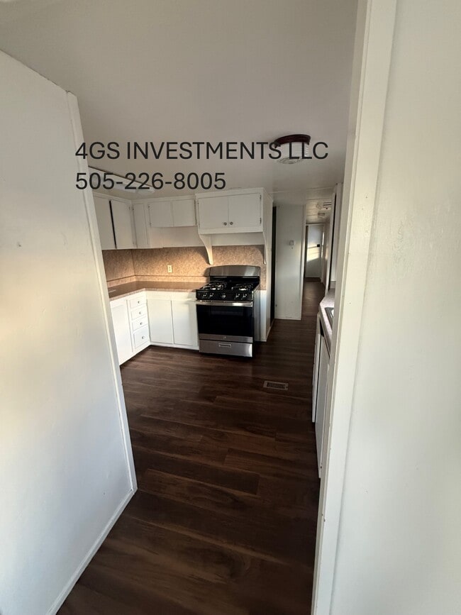 Building Photo - 1700 E 15th St