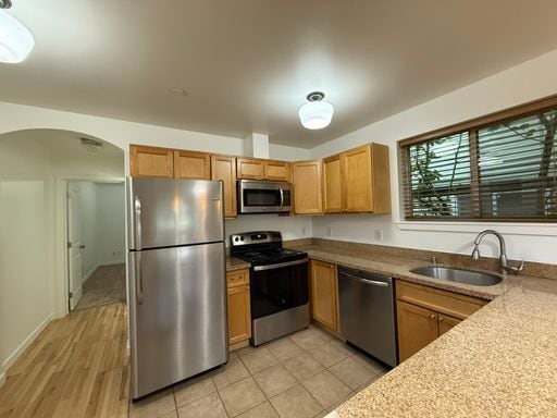 Building Photo - Beautiful 1 Bedroom Columbia City Apartmen...