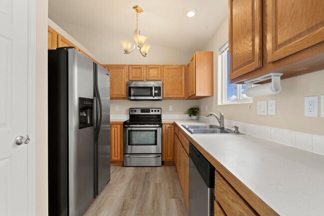 Building Photo - 3761 Mt Flora St