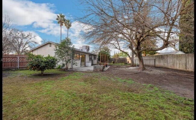 Building Photo - 5 Nunes Ct