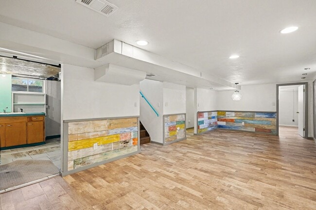 Building Photo - 5390 S Greenwood St
