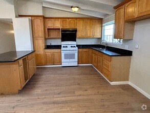 Building Photo - Charming home in prime location!