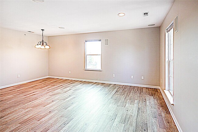 Building Photo - 310 Stonewall Creek Dr