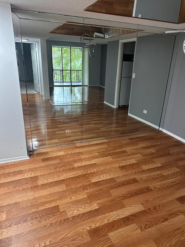 Building Photo - 3680 Inverrary Dr