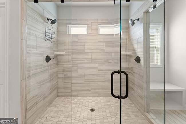 Building Photo - 4656 Silver Oak Dr