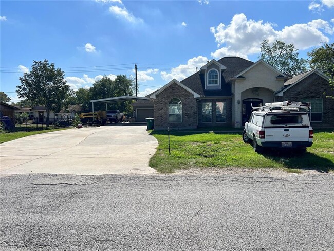 Building Photo - 13354 Knollcrest St