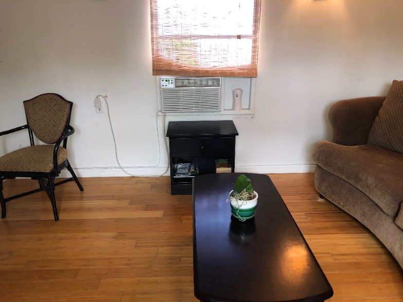 Building Photo - 936 SE Nassau Ave