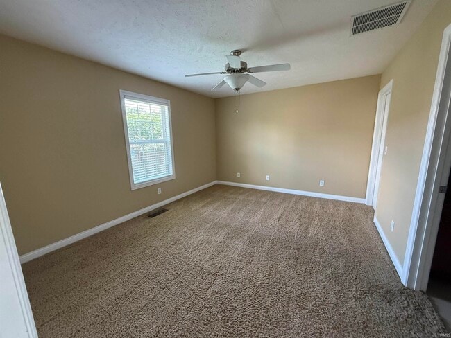 Building Photo - 10700 Tecumseh Dr