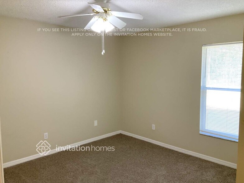 Building Photo - 1450 Lodge Terrace