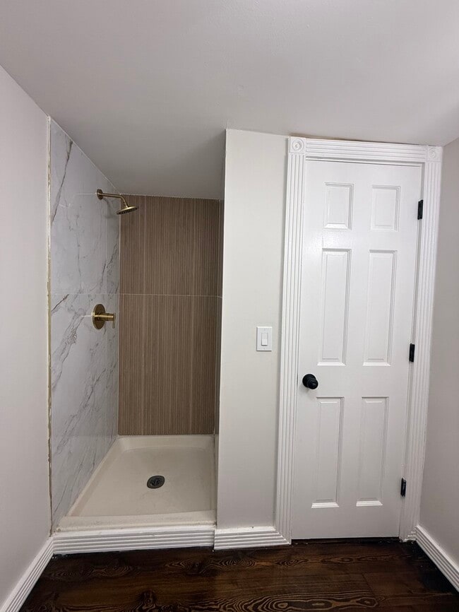 Building Photo - 92 Fairview Ave