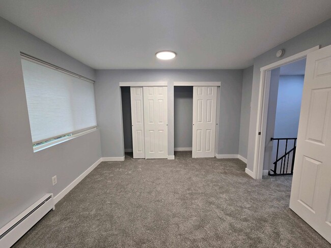 Building Photo - 3161 N Shore Dr SE