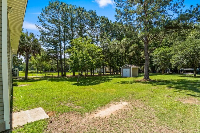 Building Photo - Charming Conway Loft Home – Quiet Country Living!