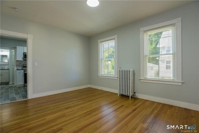 Building Photo - 21 Bayview Ave