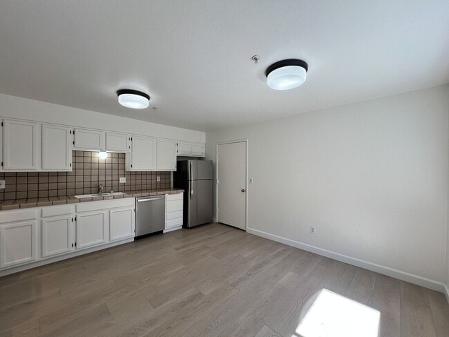 Building Photo - Spacious 2 Bed/2.5 Bath Napa Condo in Peac...