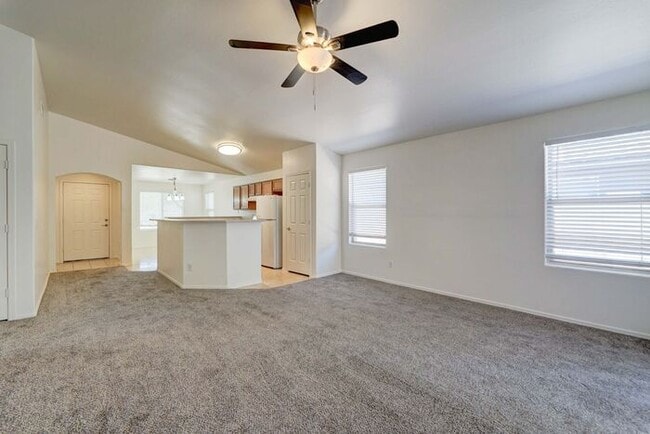 Building Photo - READY TO VIEW NOW! Bright, Open Floorplan w/ Brand New Interior Paint & Carpet!