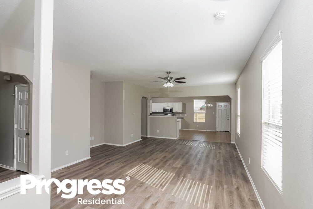 Building Photo - 200 Rustic Acres