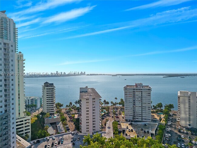 Building Photo - 1408 Brickell Bay Dr