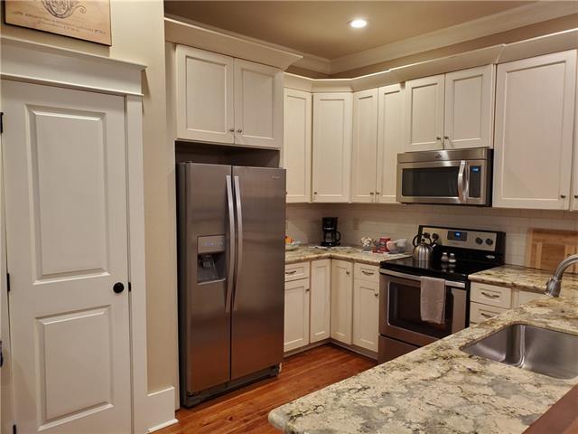 Building Photo - 216 Chartres St