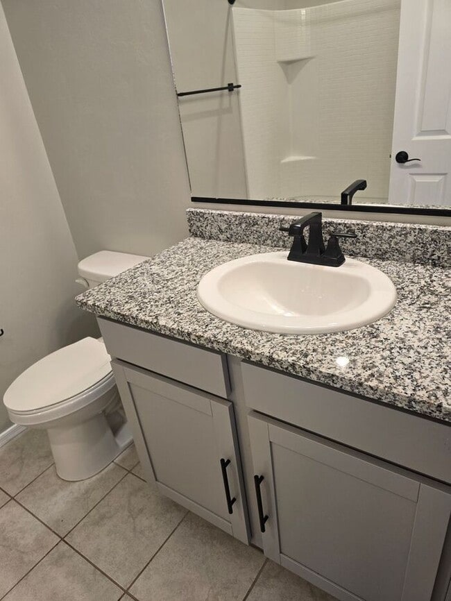 Building Photo - 3 Bedroom/ 2 Bath Red Rock Oasis