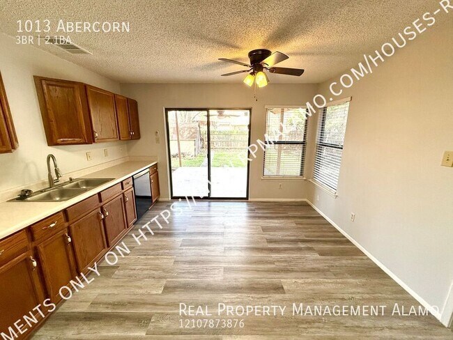 Building Photo - 1013 Abercorn-