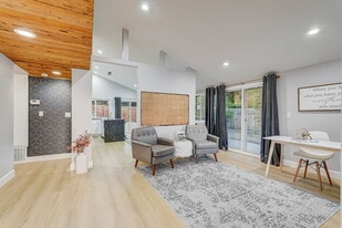Building Photo - 5030 Kensington Way