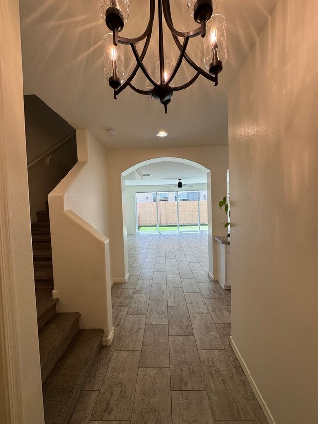 Building Photo - Upgraded Corner Townhome in the Heart of G...