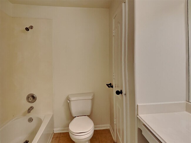 Building Photo - 30202 Deleon Fields Dr