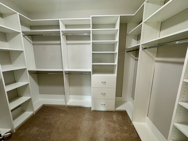 Building Photo - Roomy Ranch in Indian Trail