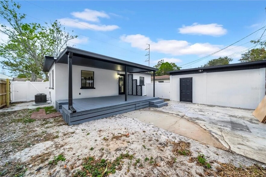 Building Photo - 3033 28th St N