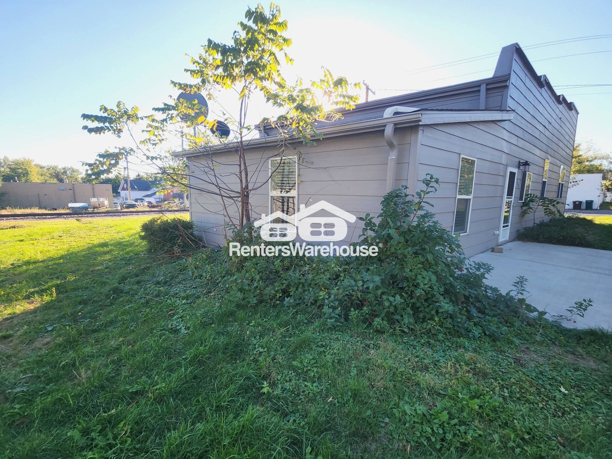 Building Photo - 200 N Vine St