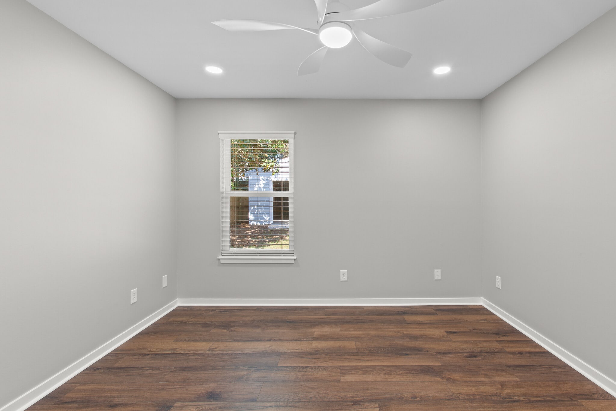 Master Bedroom - 1129 Landsdowne Dr