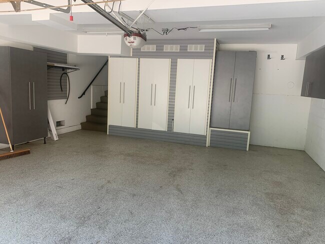 Building Photo - 27 Lafayette Ct