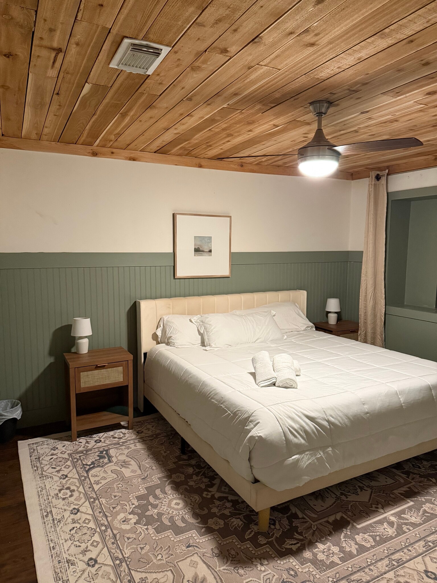 Building Photo - 5006 Deer Point Dr