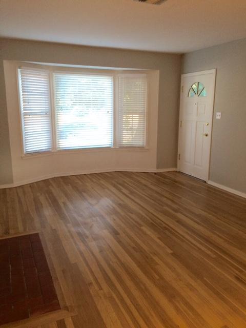 Building Photo - 1831 N Hollywood Way