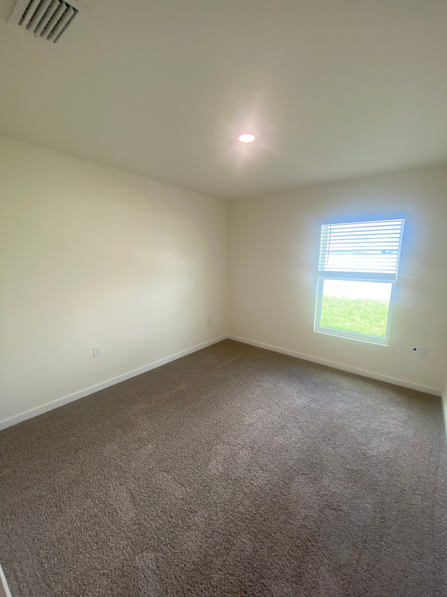 Building Photo - 11486 Memorial Dr