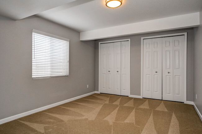 Building Photo - 740 Stargate Dr
