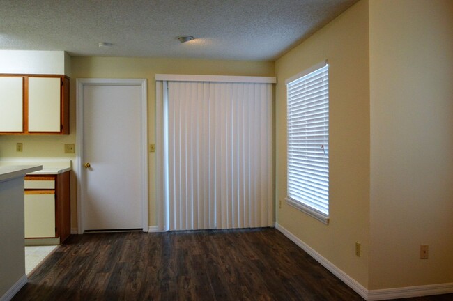 Building Photo - METROWEST: Popular Tradewinds Community!