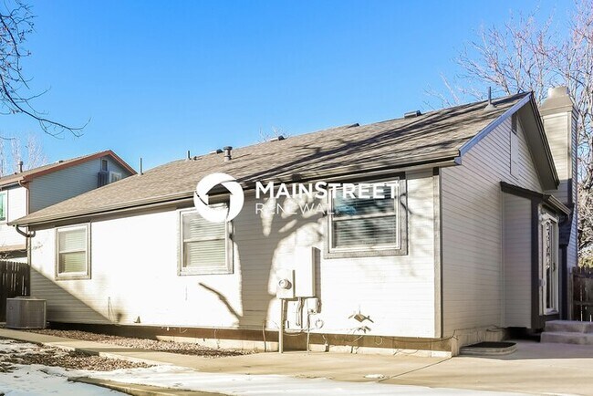 Building Photo - 3 Bedroom Pet-Friendly Home in Aurora, CO with Main Street Renewal