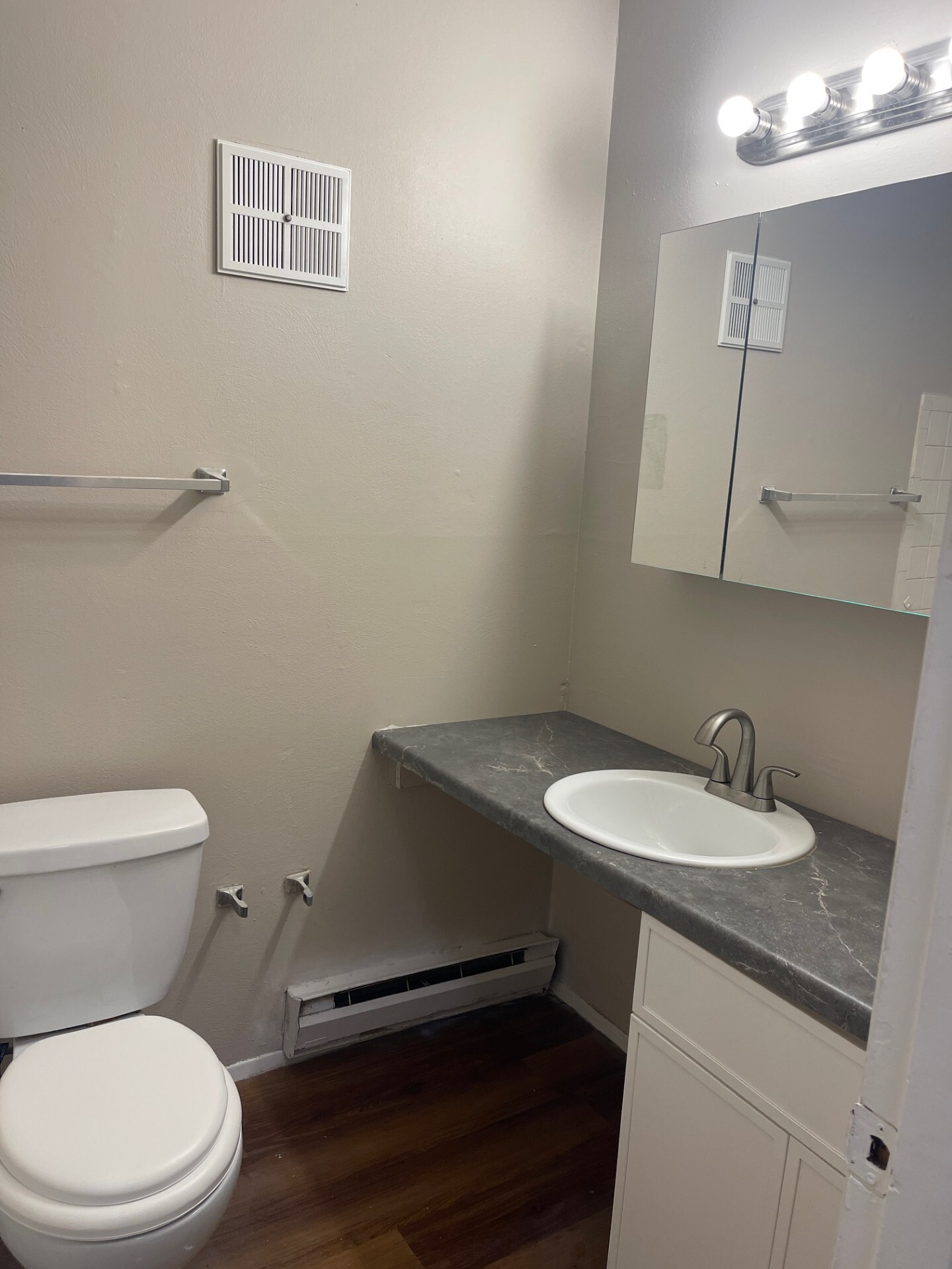 updated bathroom - 7596 Hazelcrest Dr