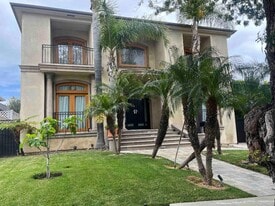 Building Photo - 9033 Cresta Dr