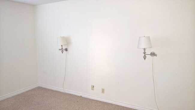 Building Photo - Bella Vita Condo