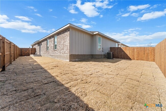 Building Photo - 1114 Zora Dr