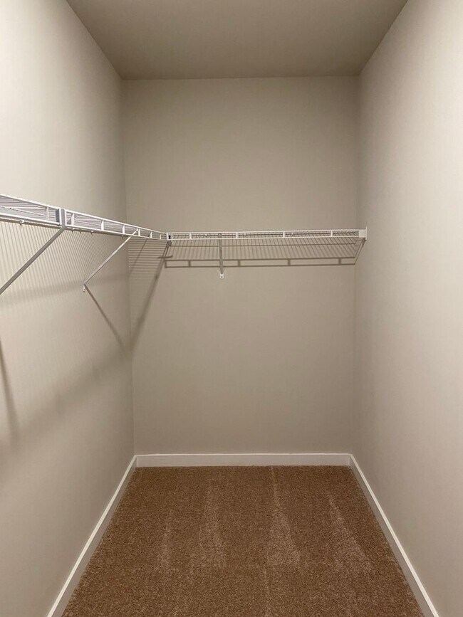 Building Photo - Home for Rent in Jemison, AL...  Available...